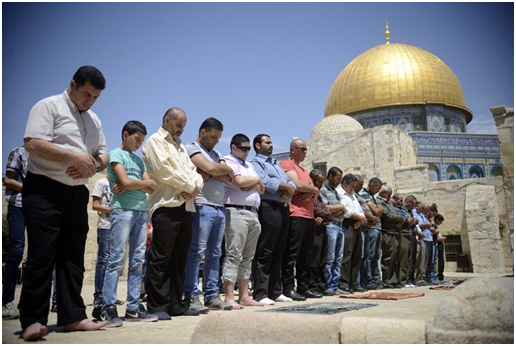 Image source:https://ifex.org/shutting-down-al-aqsa-israeli-forces-attack-8-journalists-covering-friday-prayers-in-the-streets-of-jerusalem/